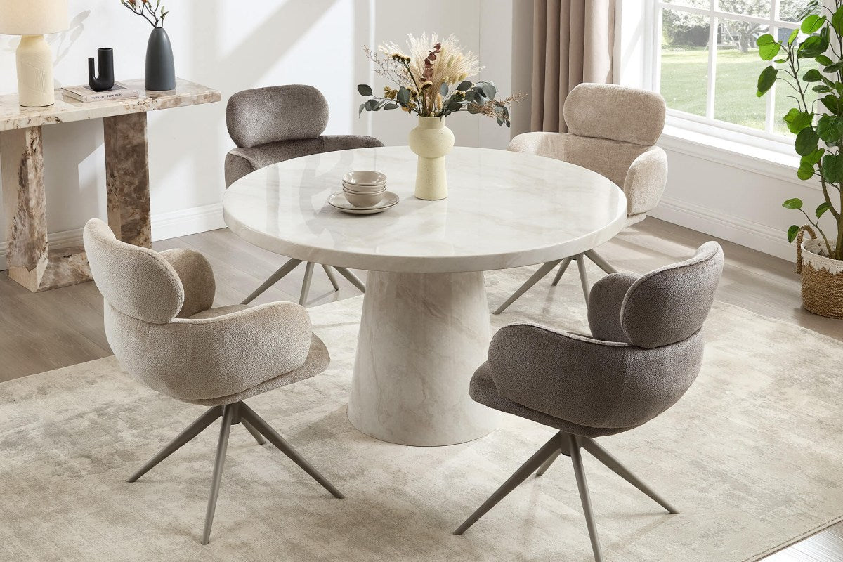 1.3 Round Polo table + 4 Polo chairs